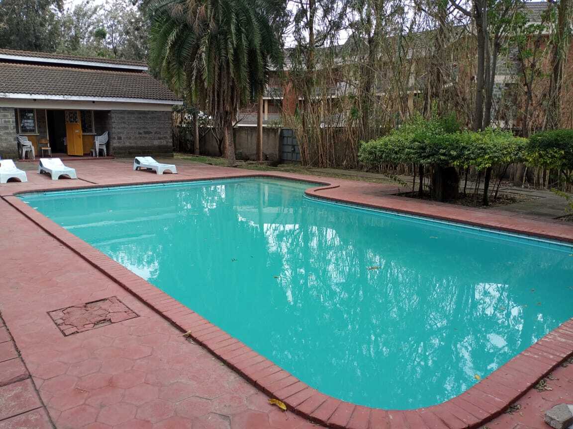 SERENE SWIMMING OASIS